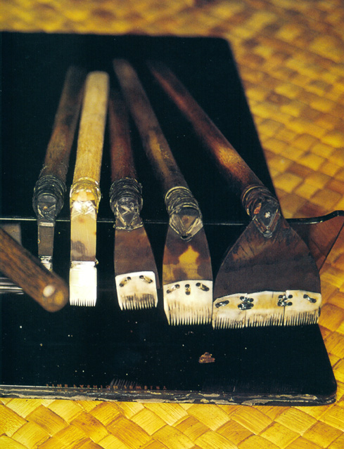 divers peignes de tatouage polyn&eacute;sien