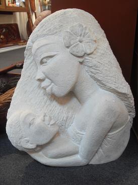 tahitienne sculpt&eacute;es dans du corail