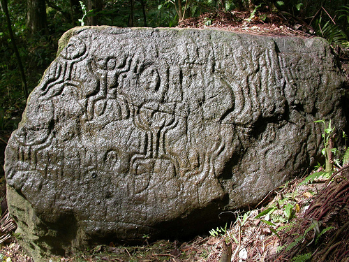 sculpture sur pierre de ua huka