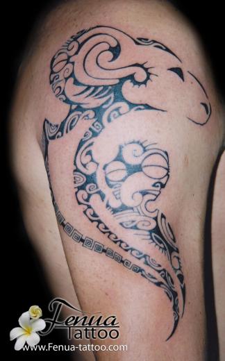 174°) tatouage polynesien