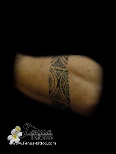 60°) tour de bras polynesien