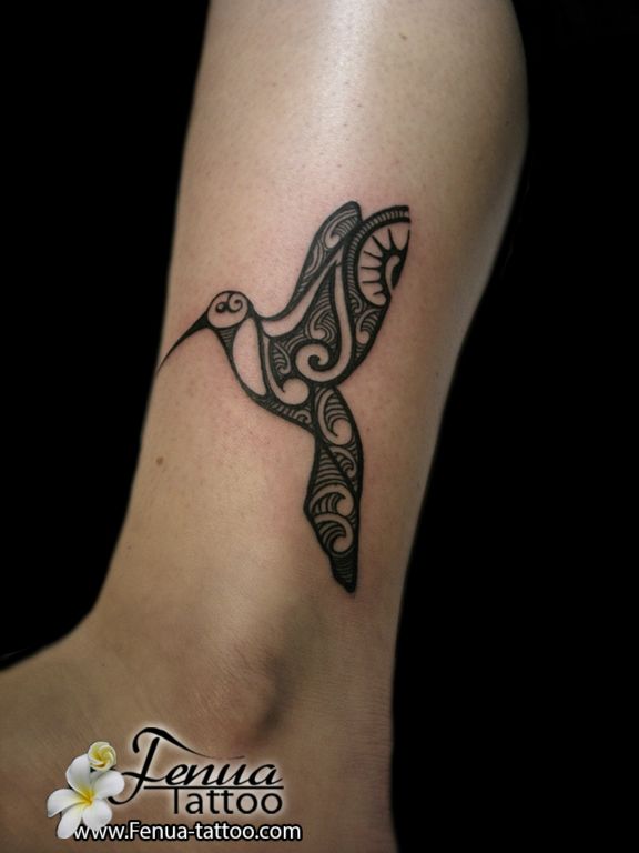 ajout photo de tatouage polynesien colibri femme cheville